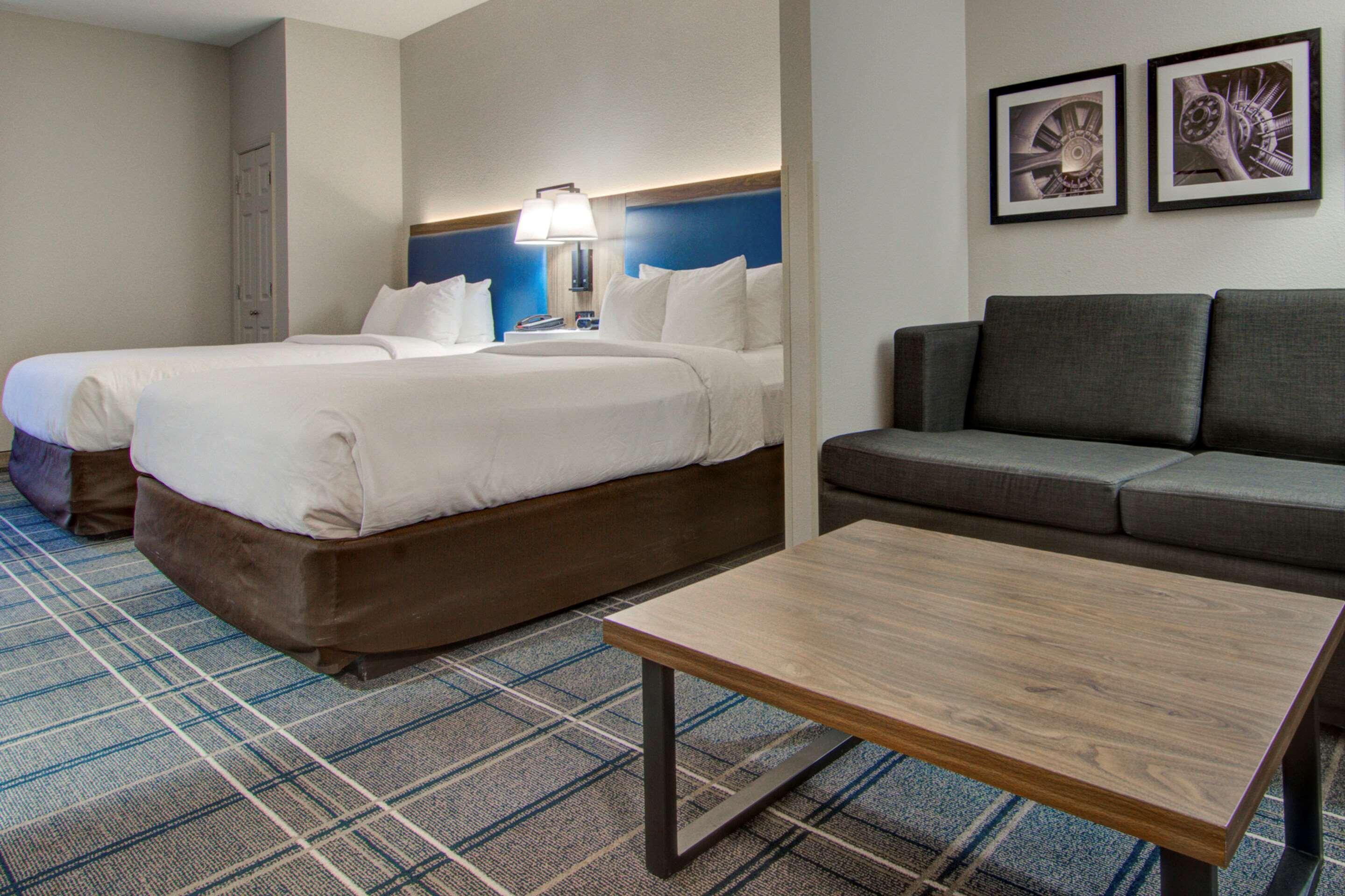 คอมฟอร์ท สวีทส์ นิวพอร์ท นิวส์ แอร์พอร์ต Hotel นิวพอร์ตนิวส์ ภายนอก รูปภาพ